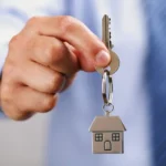 depositphotos_31682477-stock-photo-giving-house-keys